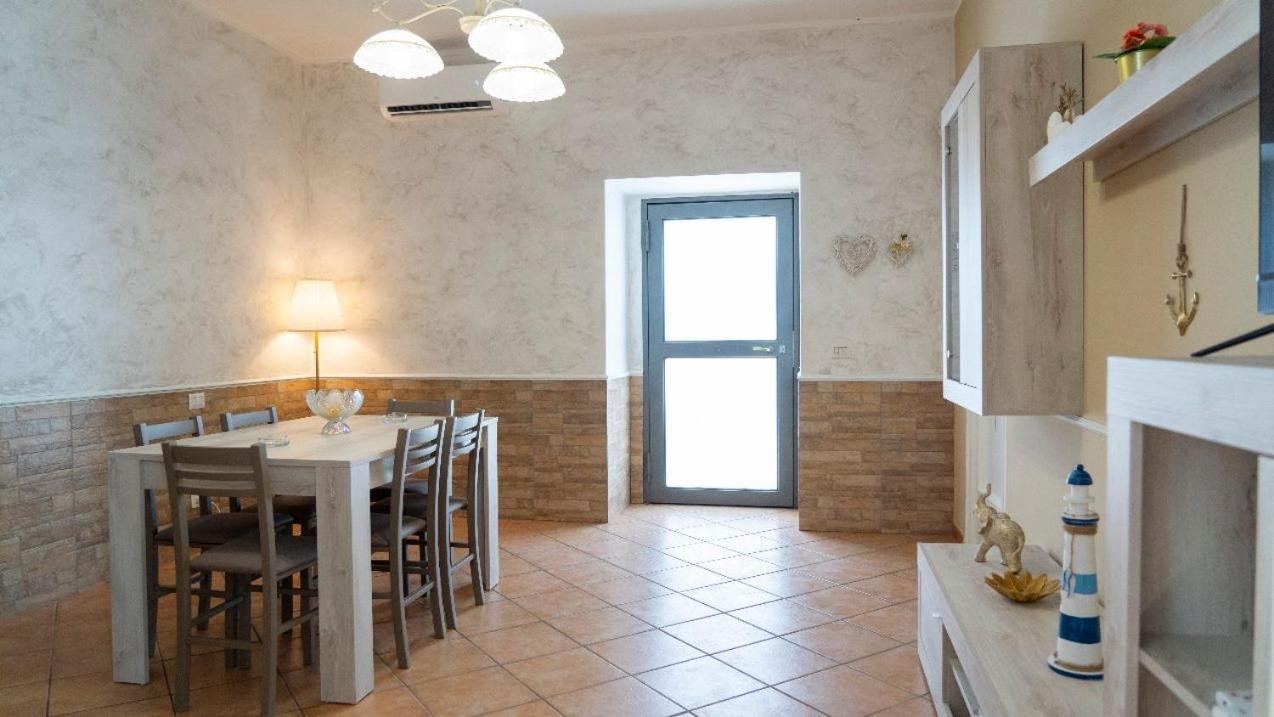 238 Holiday House Катания Экстерьер фото